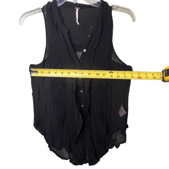 Free People Blouse Womens Medium Black Ruffle Button Front Sleeveless Boho Gauze - Picture 4 of 13